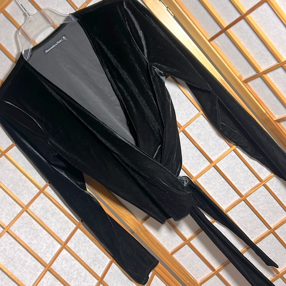 Abercrombie & Fitch black velvet / velour - feel, deep V, wrap top in medium M